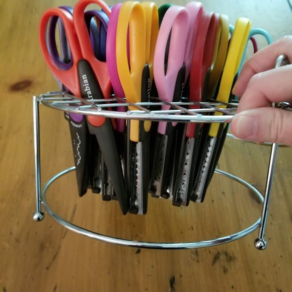 Armada Brand Decorative Scissor Set with Metal Stand / Rack, 24 Decorative Edge - Picture 4 of 5